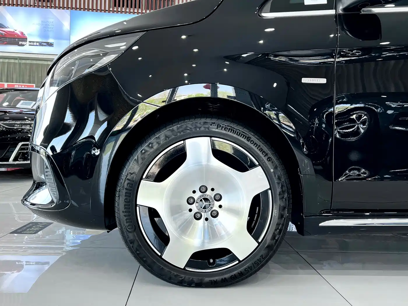 Mercedes-Benz V-Class 2024 V 300 L Long Wheelbase Luxury Edition фото 29