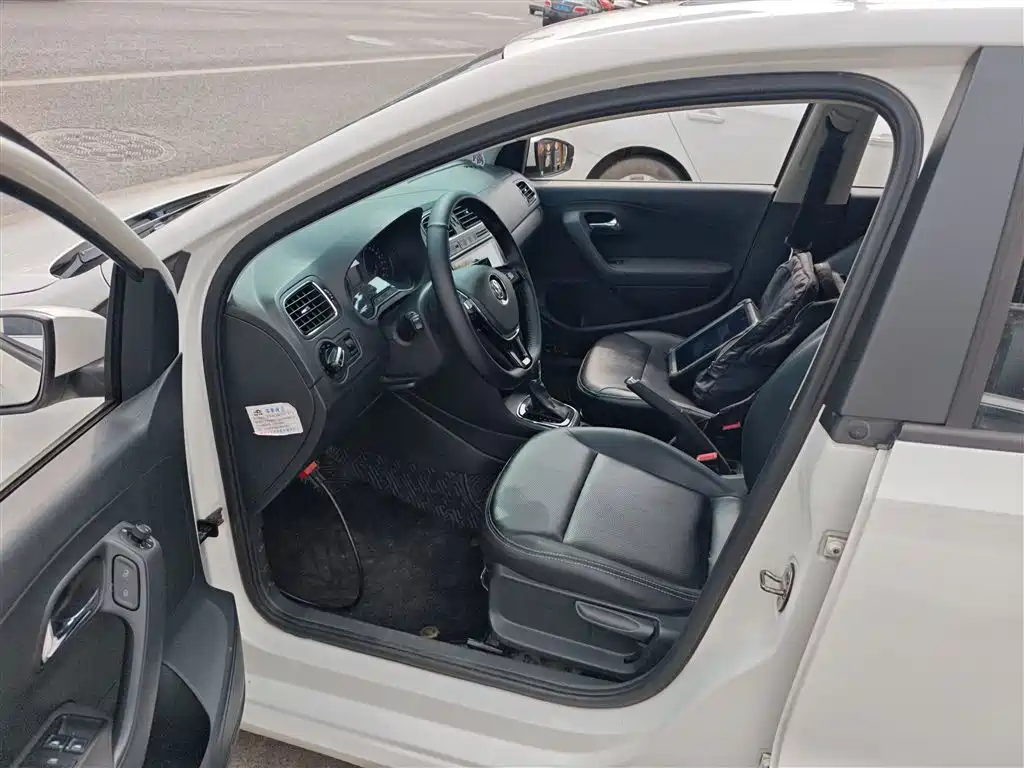 Volkswagen Polo 2018 1.5L Auto Comfort фото 15
