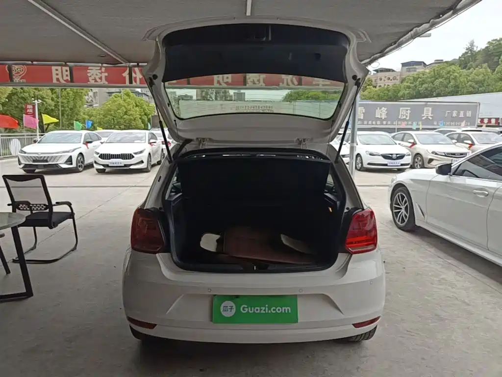 Volkswagen Polo 2016 1.6L Automatic Comfort фото 19