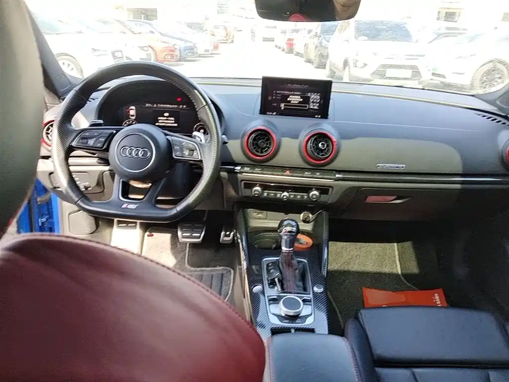 Audi S3 2019 Audi S3 2.0T Limousine фото 10