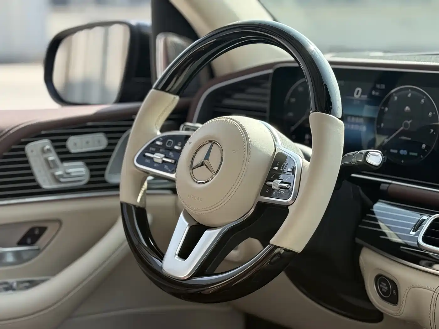 Mercedes-Benz GLS 2023 GLS 450 4MATIC Luxury Edition фото 12