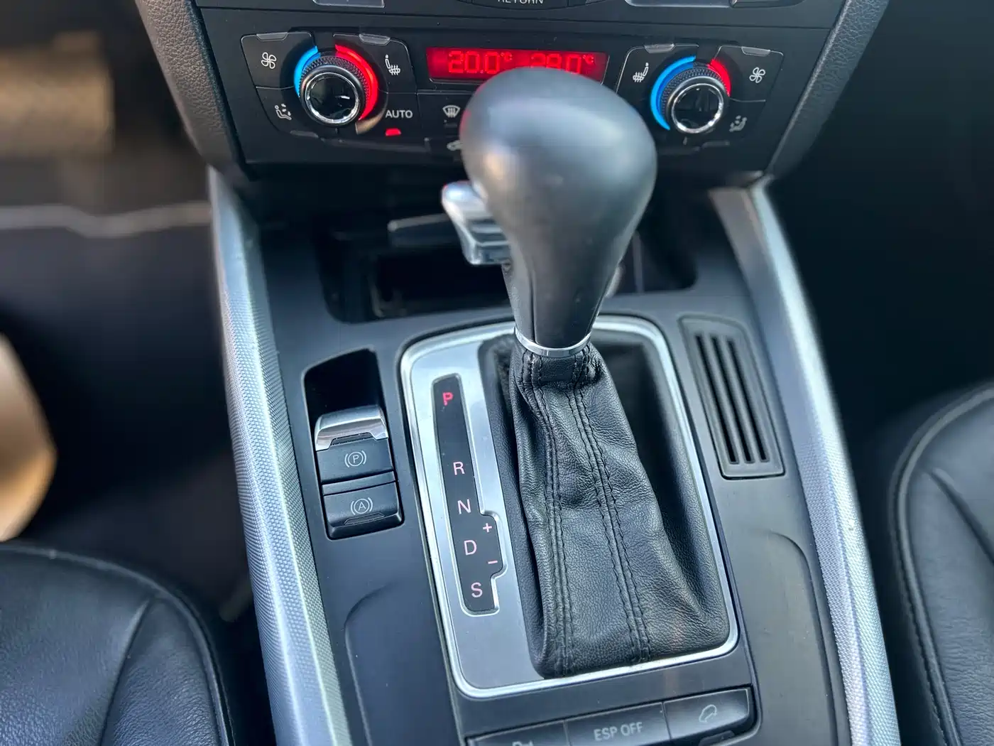 Audi Q5 2010 2.0TFSI Progressive фото 28