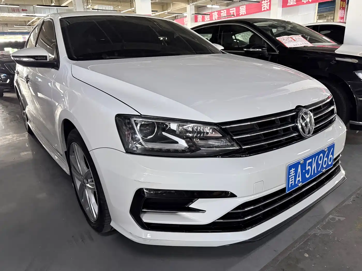 Volkswagen Sagitar 2018 280TSI DSG Spark Edition фото 3