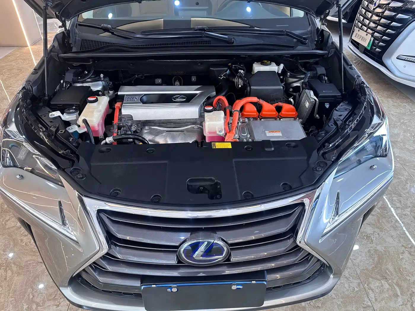 Lexus NX 2015 300h AWD F SPORT фото 16