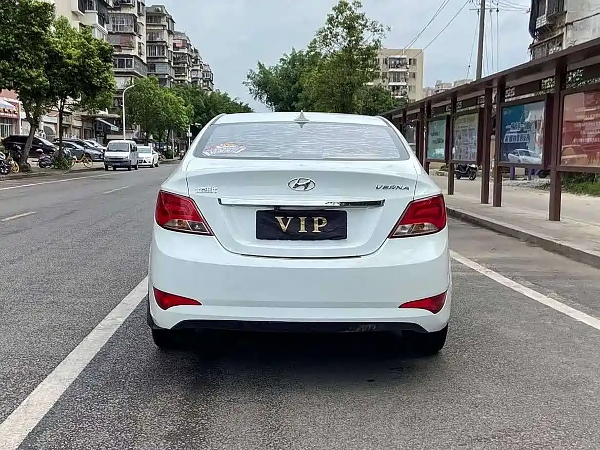 Hyundai Verna 2016 1.4L Manual Smart GLS фото 4