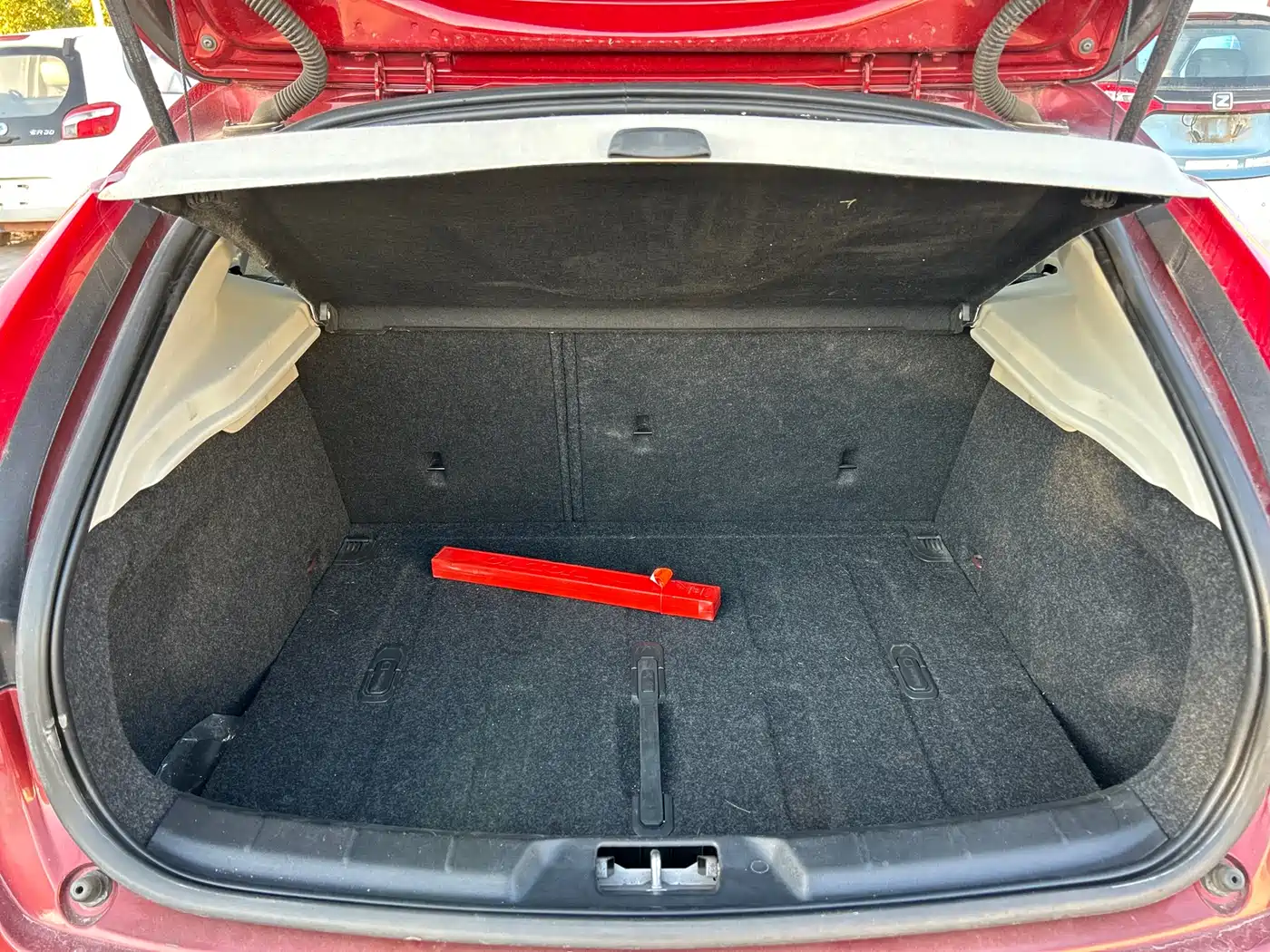Фото 34 - Volvo V40