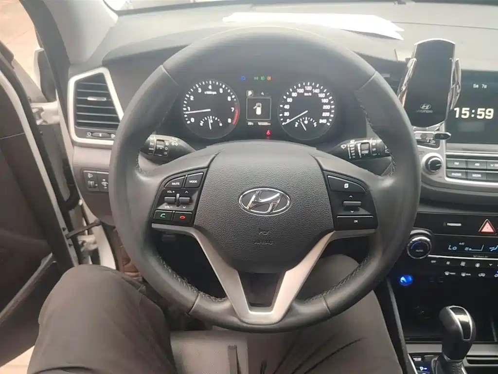 Hyundai Tucson 2015 1.6T Dual Clutch 2WD Smart фото 11