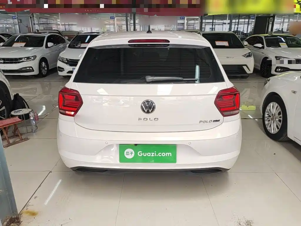 VOLKSWAGEN POLO