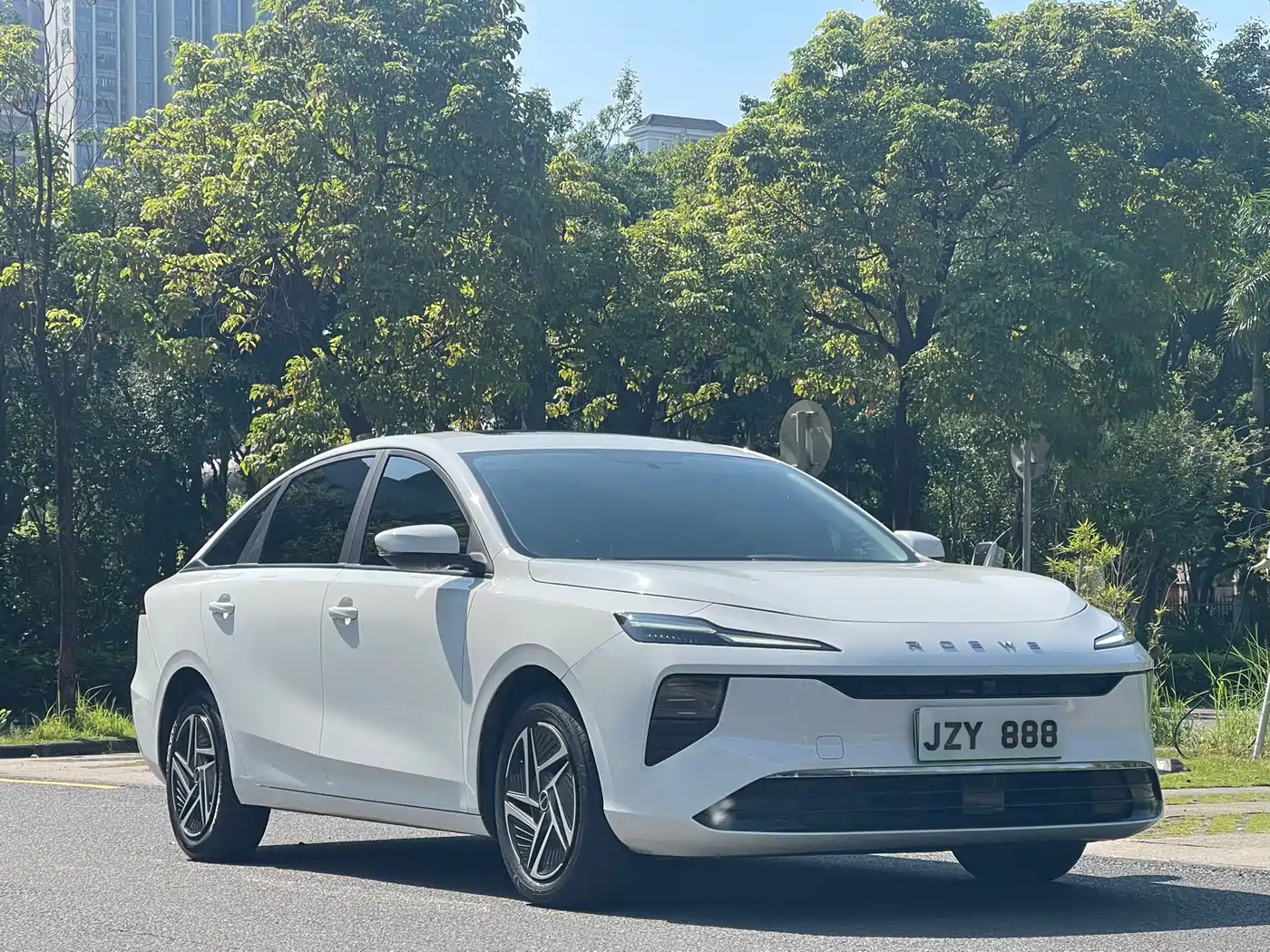 Roewe D6 2025 2025 Model 450km Premium Edition