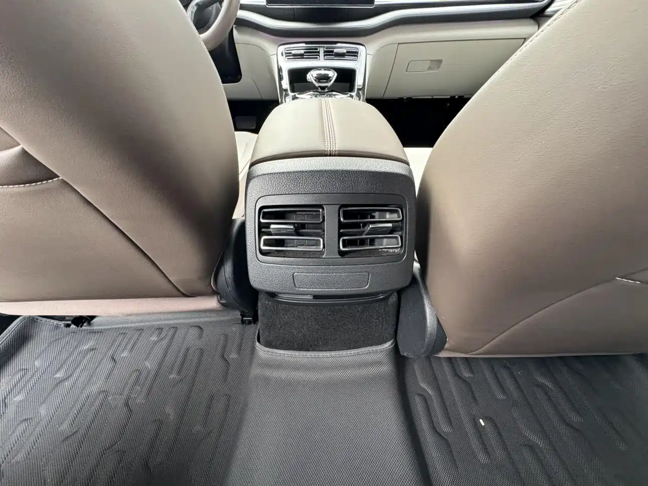 BYD Qin PLUS 2024 Glory Edition DM-i 120KM Premium фото 8