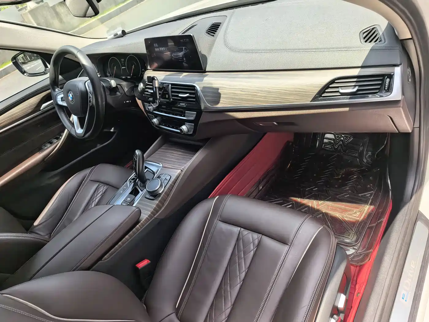 BMW 5 Series New Energy 2019 530Le Luxury Package фото 10