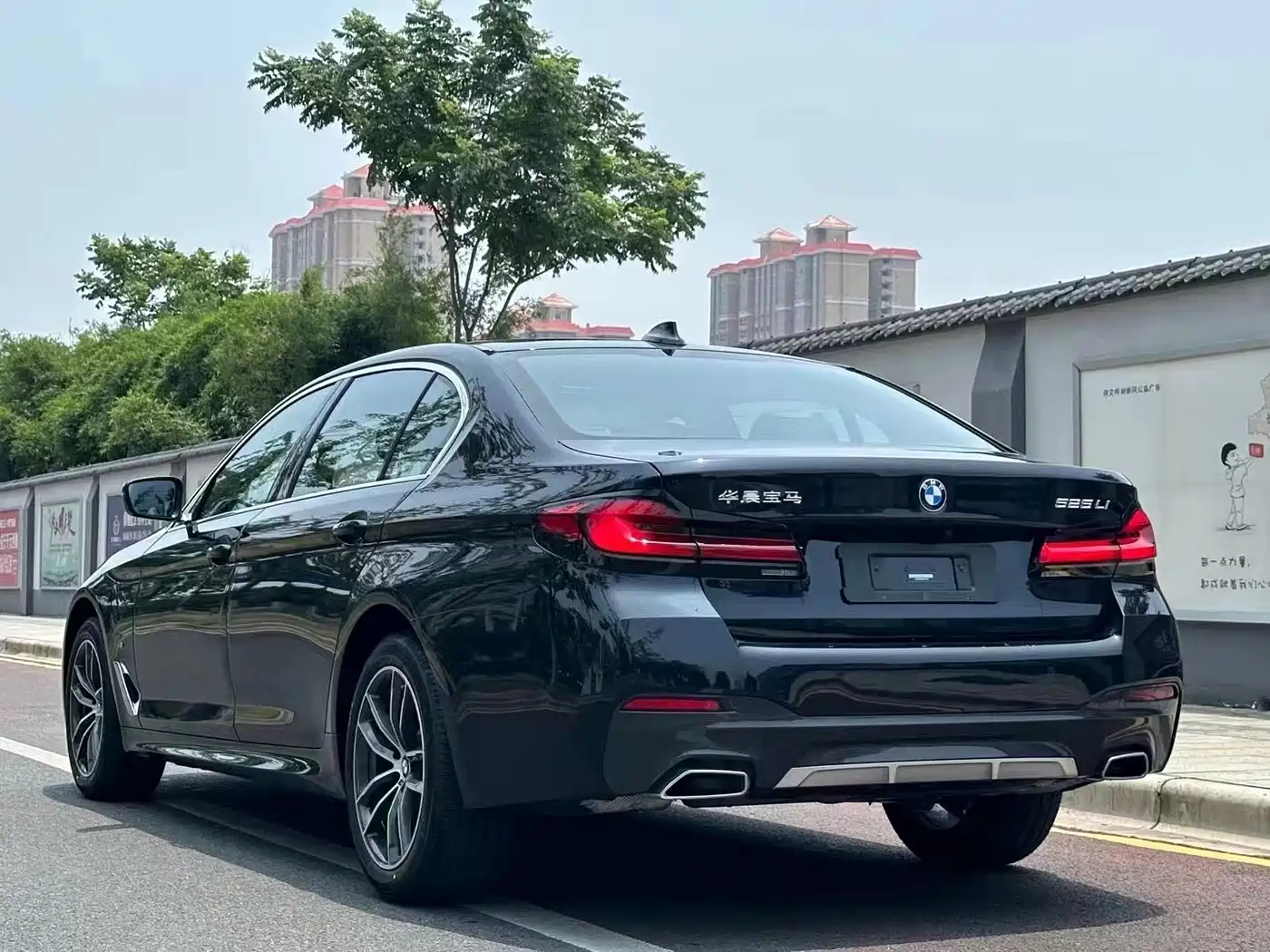 BMW 5 Series 2022 525Li M Sport Package фото 7