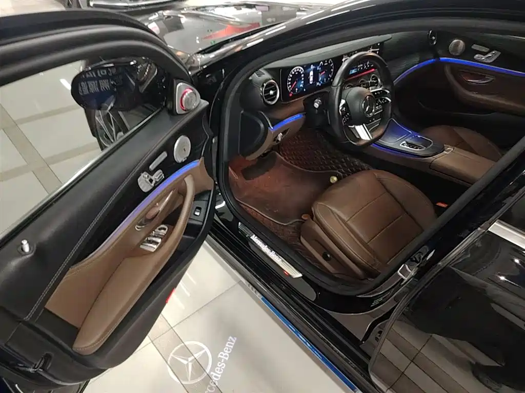 MERCEDES-BENZ E-CLASS
