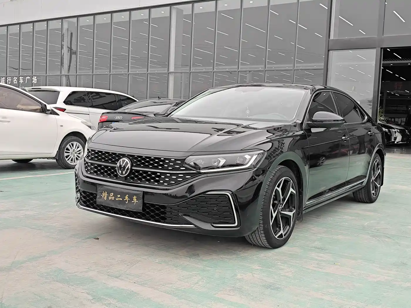 Volkswagen Passat 2023 330TSI Starlight Elite Edition