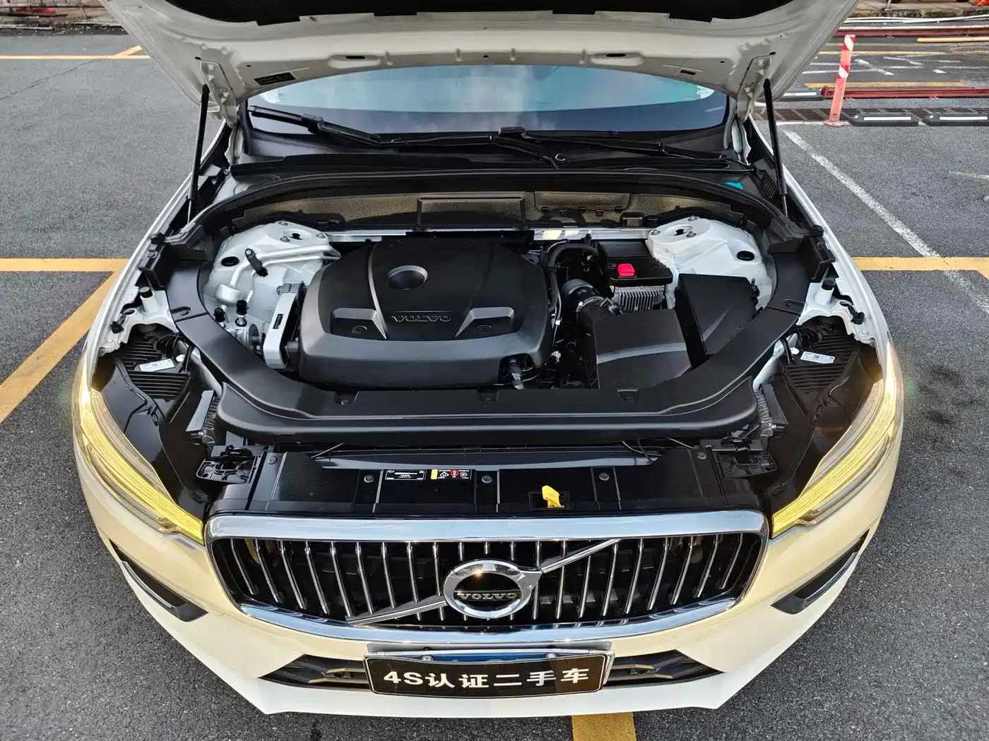 Фото 30 - Volvo XC60