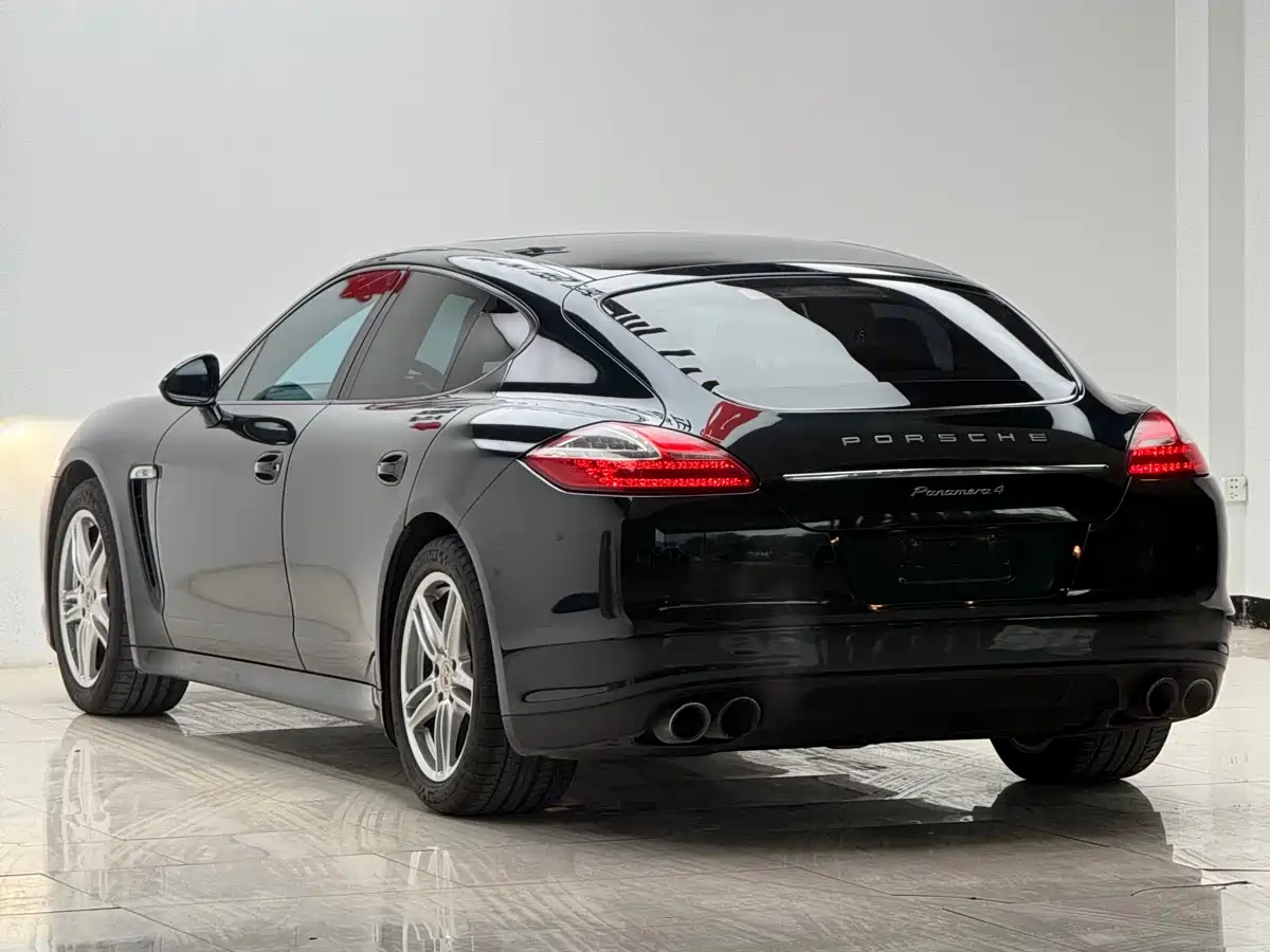 Porsche Panamera 2010 Panamera 4 3.6L фото 36