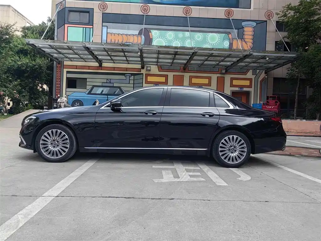 Mercedes-Benz E-Class 2023 E 300 L Fashion фото 23