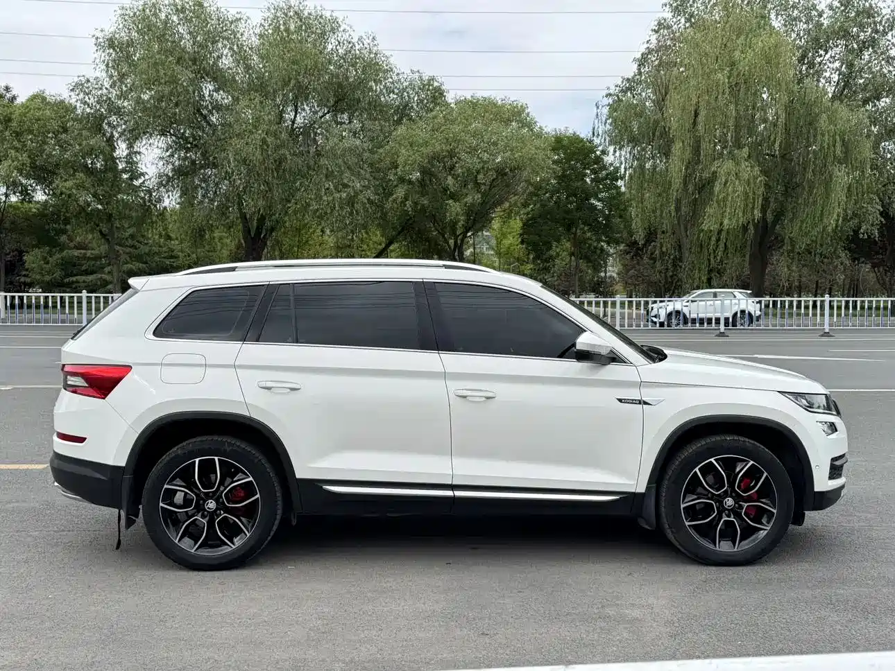 Škoda Kodiaq 2019 Facelift TSI330 7-Seater 2WD Luxury Premium Edition China V фото 7