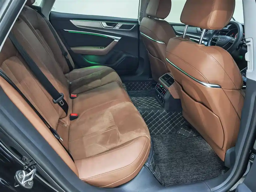 Audi A7L 2024 45 TFSI Luxury фото 13