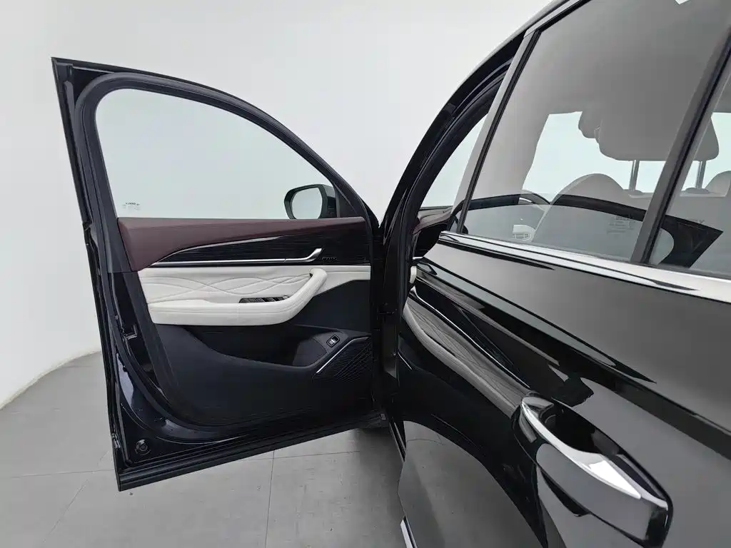 Фото 8 - Geely Xingyue L