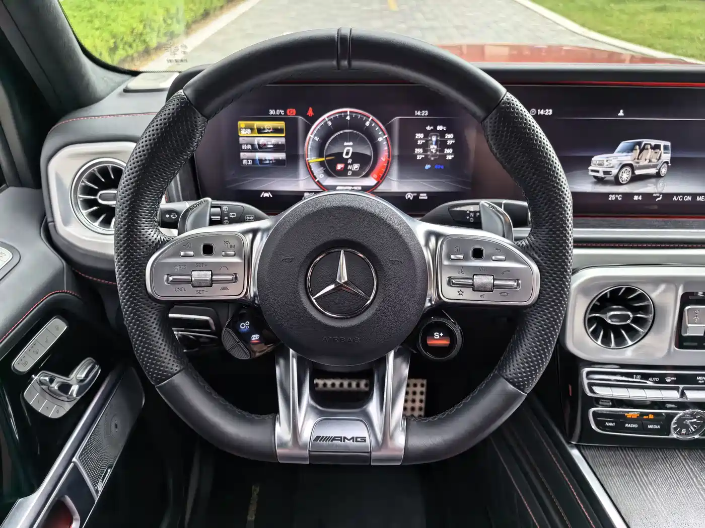 Mercedes-Benz G-Class AMG 2022 AMG G 63 фото 47