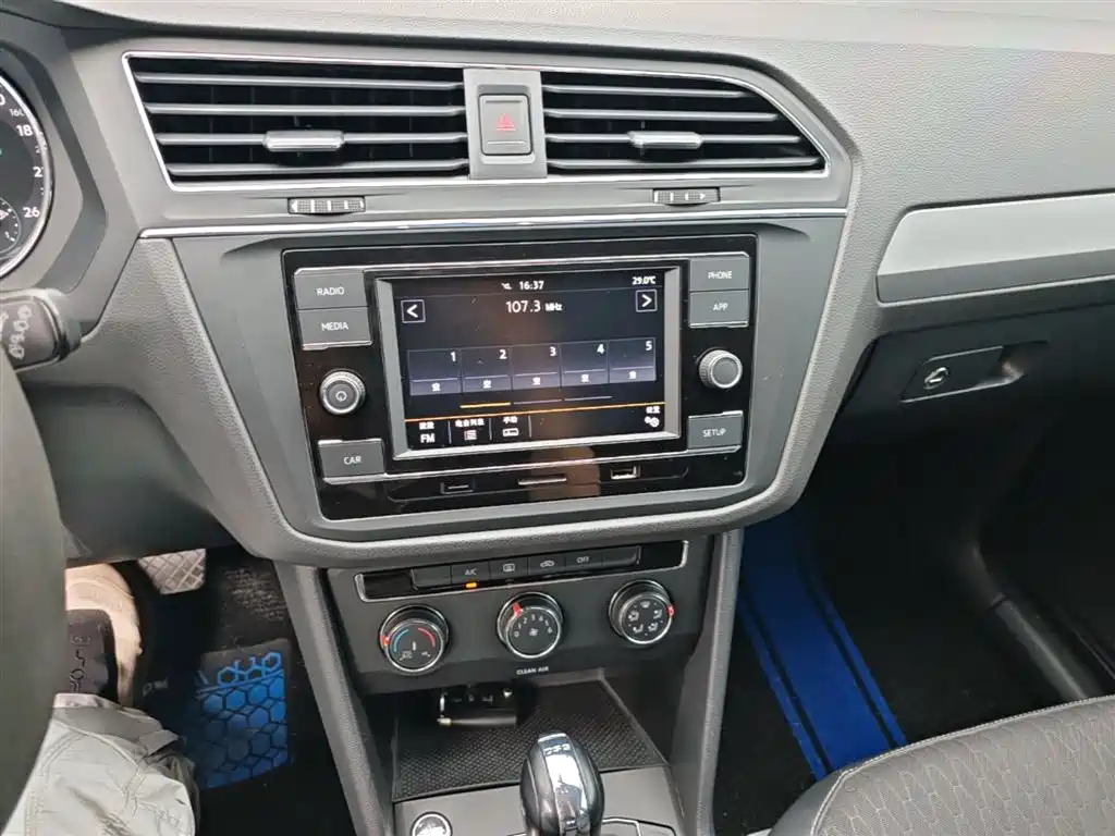 Volkswagen Tiguan L 2018 Facelift 330TSI Automatic 2WD Trend Edition фото 13