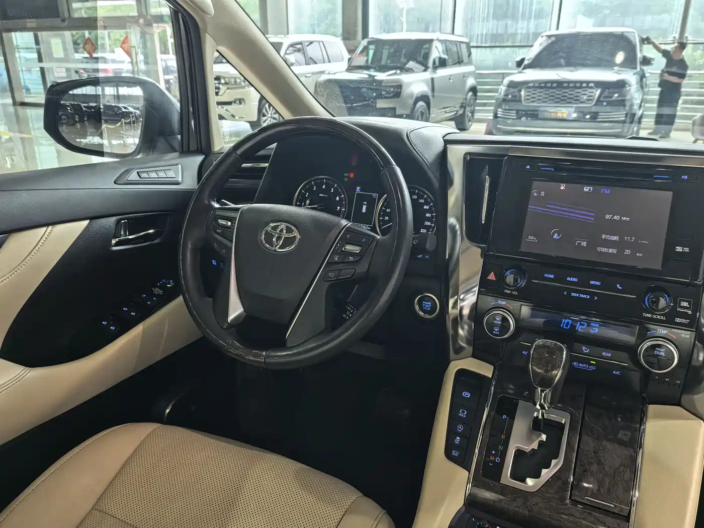 Toyota Alphard 2018 Facelift 3.5L Premium Edition фото 17