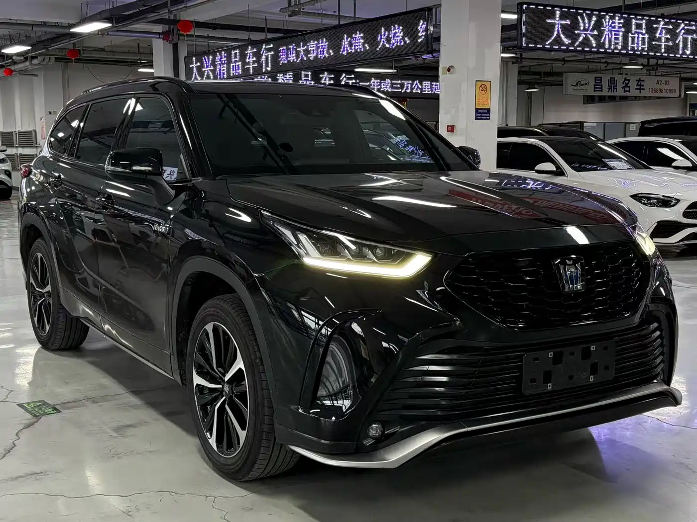 Toyota Crown Kluger 2022 2.5L HEV 4WD Luxury Edition фото 2