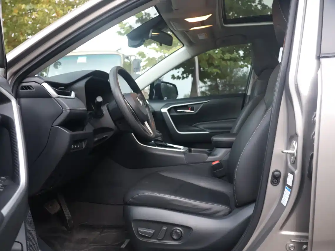 Toyota RAV4 Rongfang 2022 2.0L CVT 4WD Trend Edition фото 9