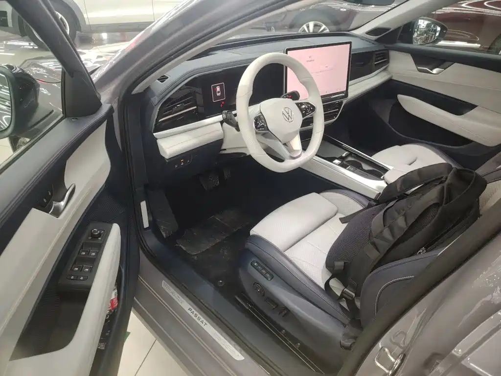 Volkswagen Passat 2026 2025 Model Pro 380TSI Starlight Dragon Premium Edition