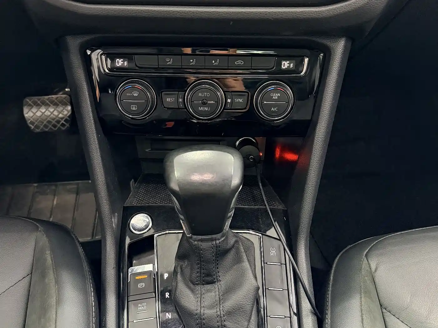 Volkswagen Tiguan L 2019 330TSI Automatic 2WD Panorama Comfort Edition China VI фото 17