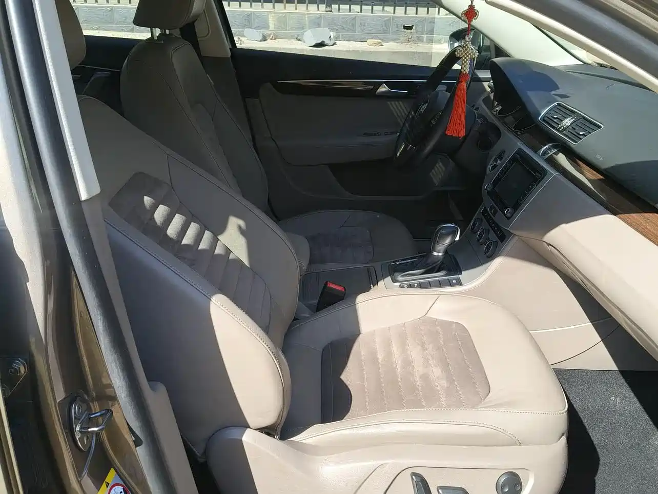 Volkswagen Magotan 2015 2.0TSI Premium фото 8