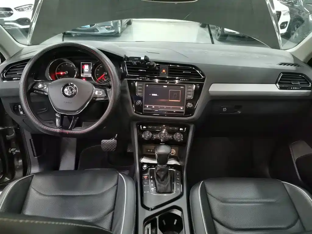 Volkswagen Tiguan L 2018 330TSI Automatic 2WD Flagship Edition фото 10