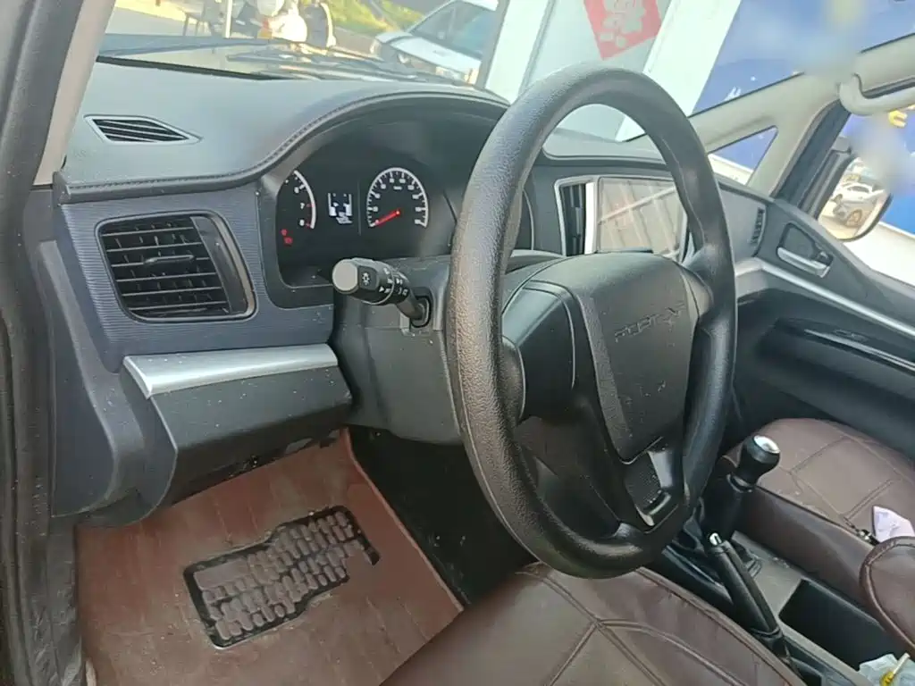 Dongfeng Fengxing Lingzhi 2025 2023 M5 1.6L Utility 5-Seater