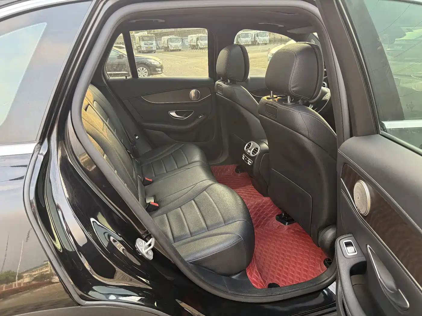 Mercedes-Benz GLC 2017 GLC 300 4MATIC Dynamic фото 11