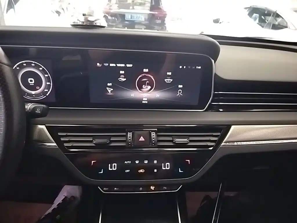 Hongqi HS5 2022 Facelift 2.0T Smart Flag Enjoyment Edition фото 13