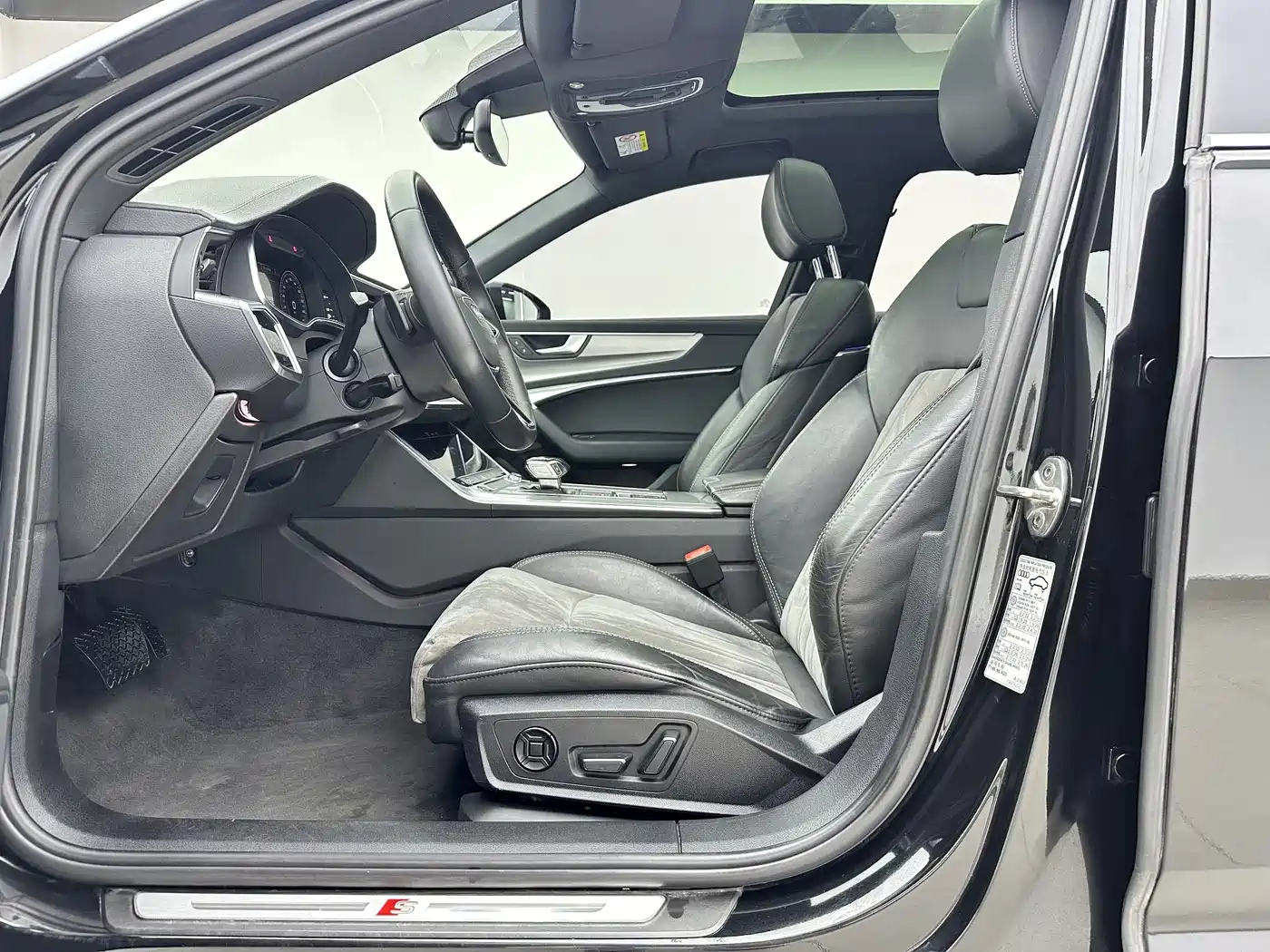Audi A6L 2021 40 TFSI Luxury Sport фото 7
