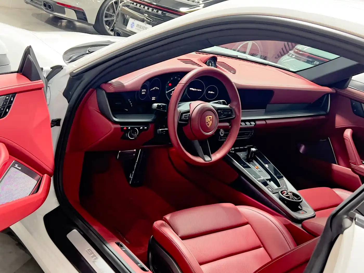 Porsche 911 2023 Carrera 3.0T фото 17