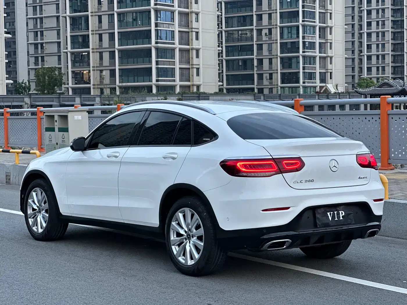 Mercedes-Benz GLC Coupe 2021 GLC 260 4MATIC Coupe SUV фото 15