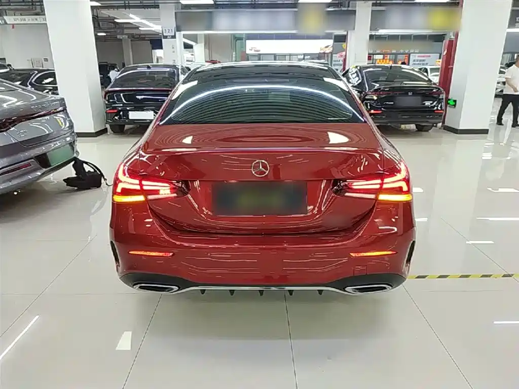 Mercedes-Benz A-Class 2019 A 200 L Sport Sedan фото 6