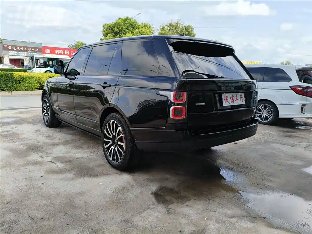 Land Rover Range Rover 2015 3.0 TDV6 Vogue SE Genesis Extended Edition фото 17
