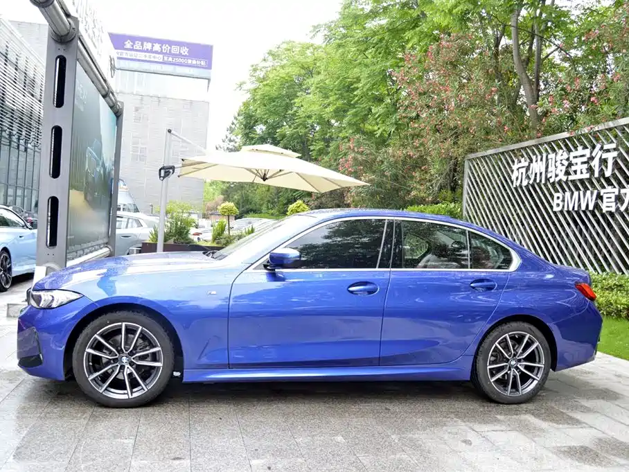 BMW 3 Series 2023 320i M Sport Package фото 3