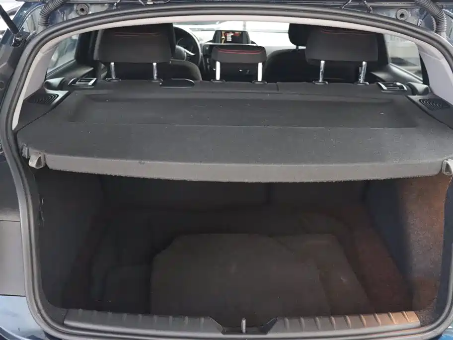 BMW 1 Series (Import) 2013 Facelift 118i Sport Model фото 17