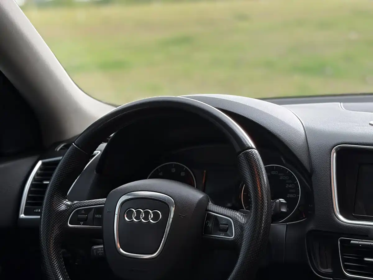 Audi Q5 2012 2.0TFSI Technology фото 3