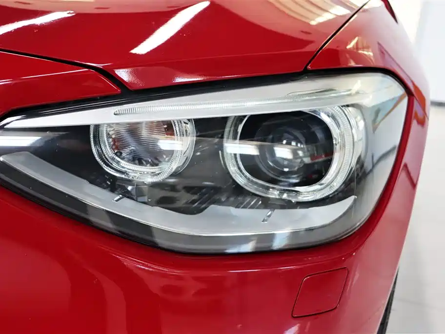 BMW 1 Series (Import) 2013 Facelift 118i Sport Model фото 10