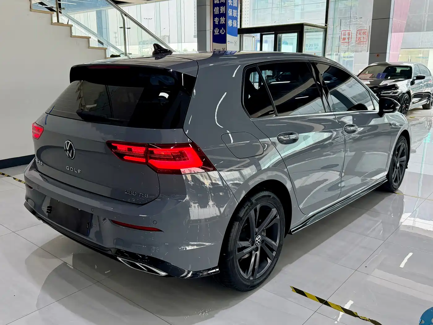 Volkswagen Golf 2023 Facelift 280TSI DSG R-Line Lite фото 11