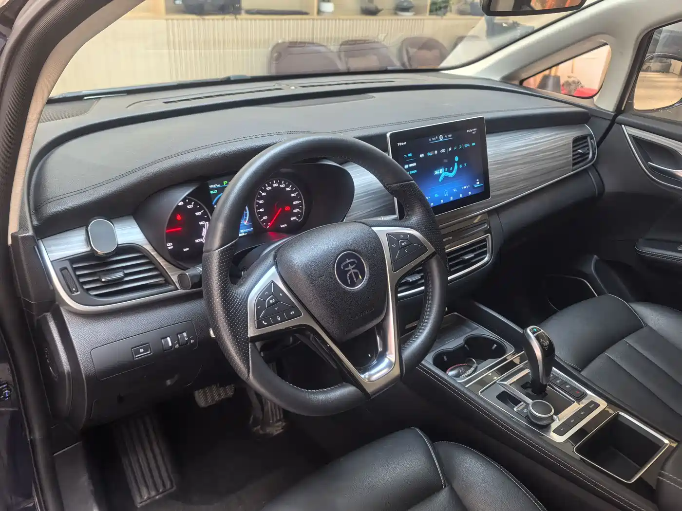 BYD Song MAX New Energy 2019 DM 1.5T Smart Connect Advance 7-seater China VI фото 15