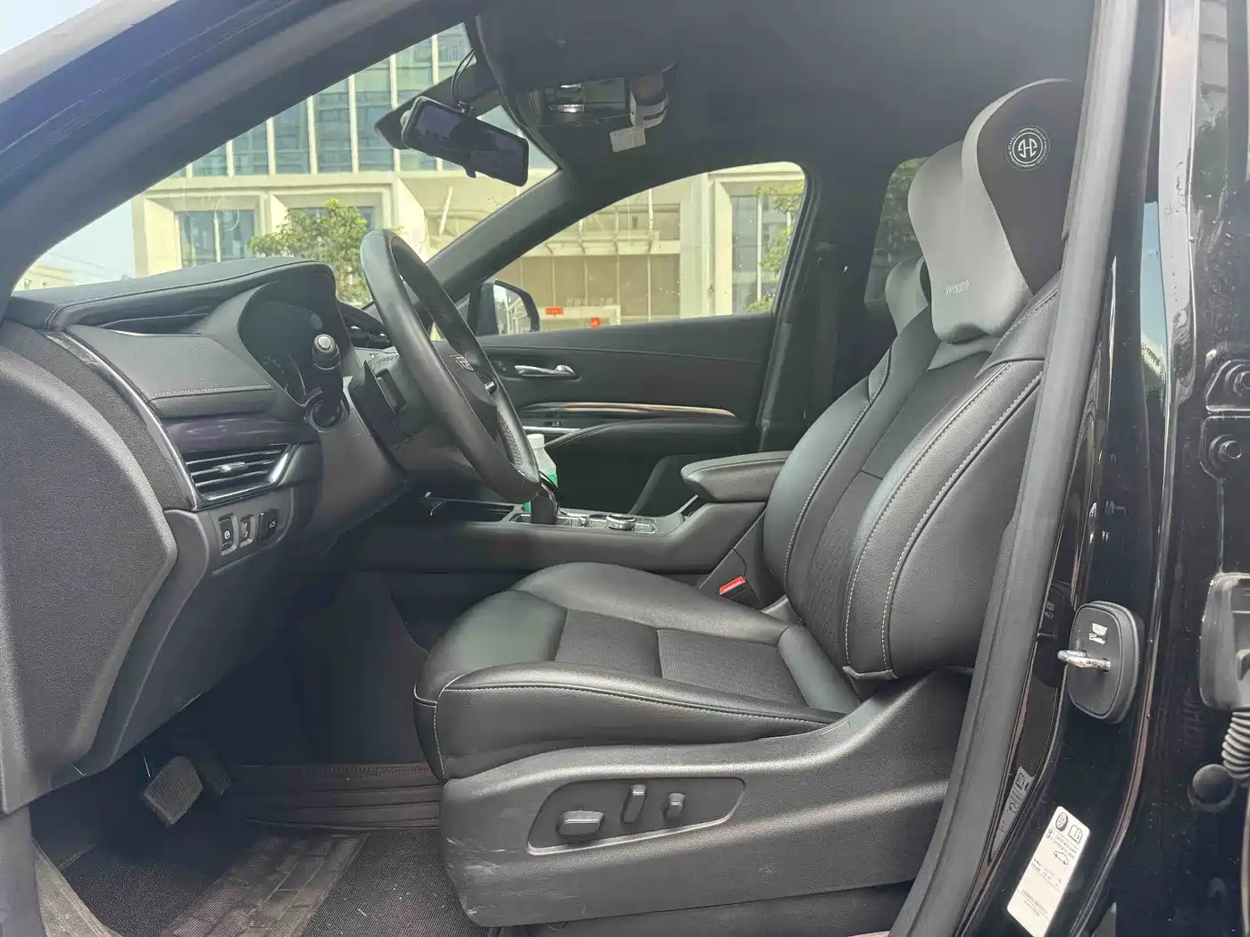 CADILLAC XT4
