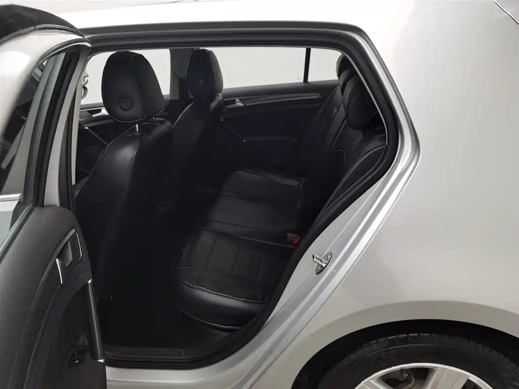 Volkswagen Golf 2016 1.6L Automatic Comfort фото 15