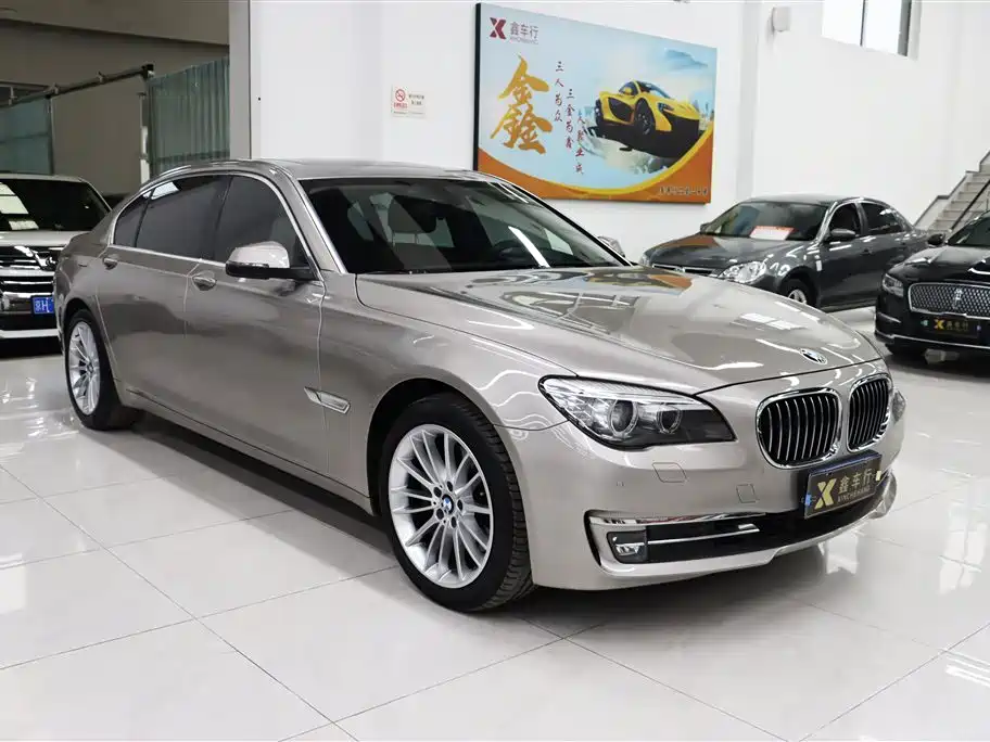 BMW 7 Series 2014 730Li Premium фото 3